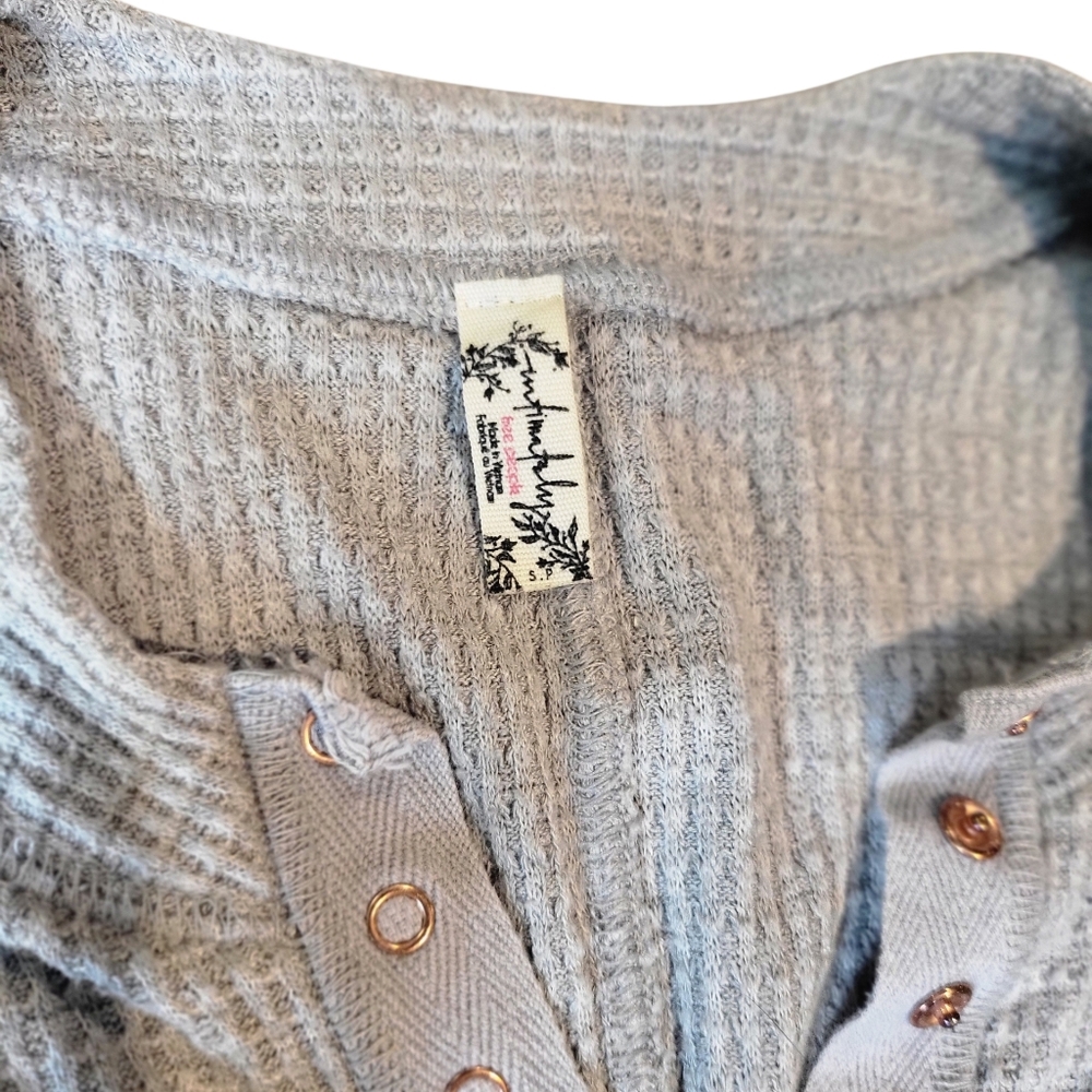 Free People Light Gray Waffle Knit Long Sleeve Top Size S - Picture 3 of 4